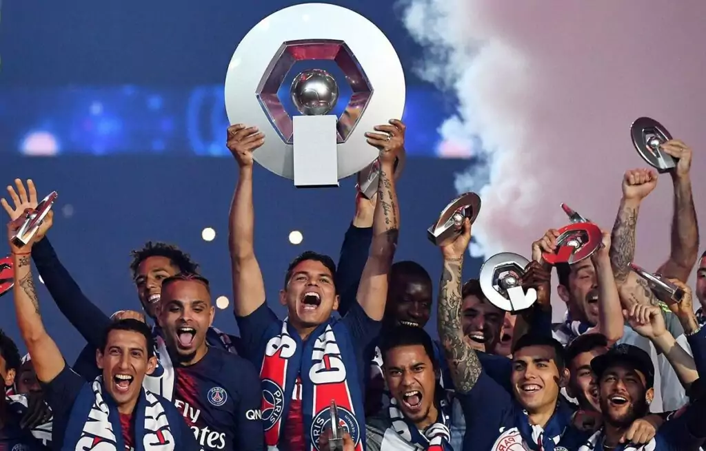 Paris Saint-Germain thống trị giải đấu