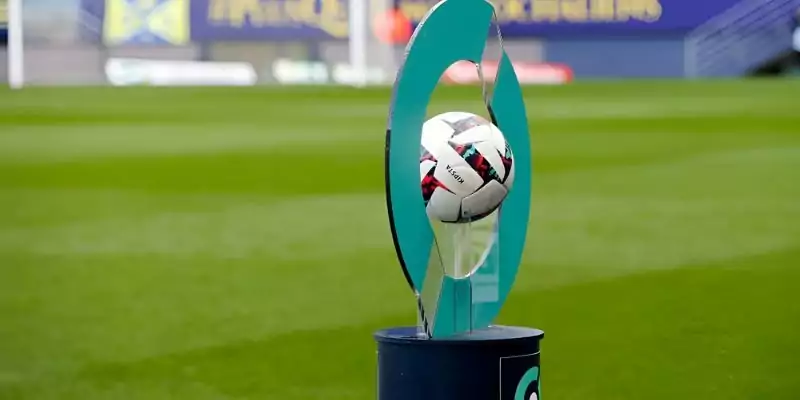Chiếc cup vô địch Ligue 2 chính là mục tiêu của tất cả CLB tham dự Ligue 2